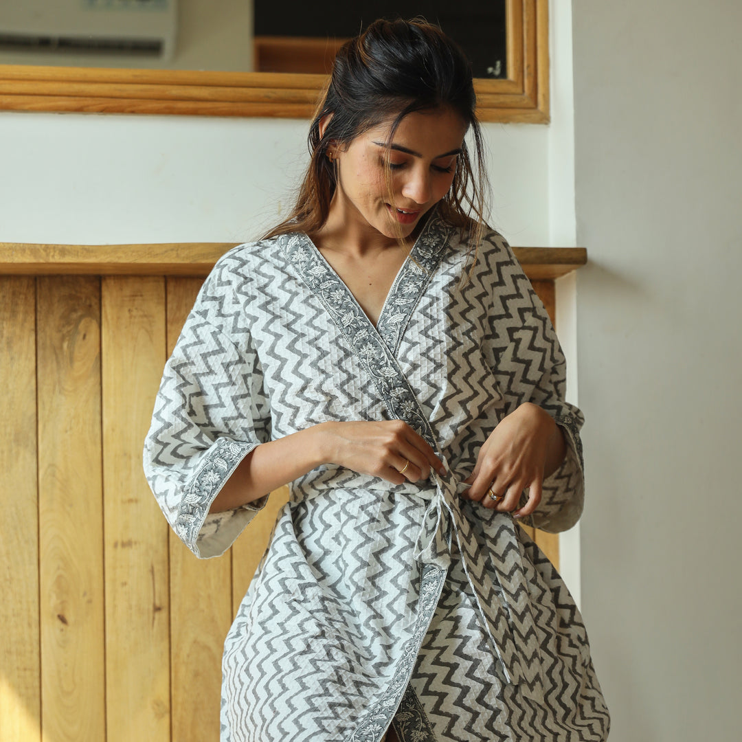 White And Gray Zic-Zac Line Hand Block Print Bathrobe